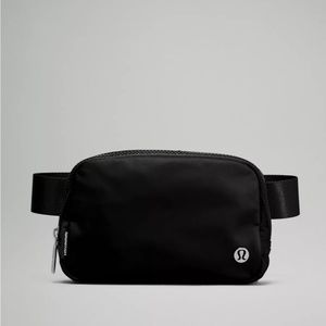 BNWT Lululemon Everywhere Belt Bag 1L in Black